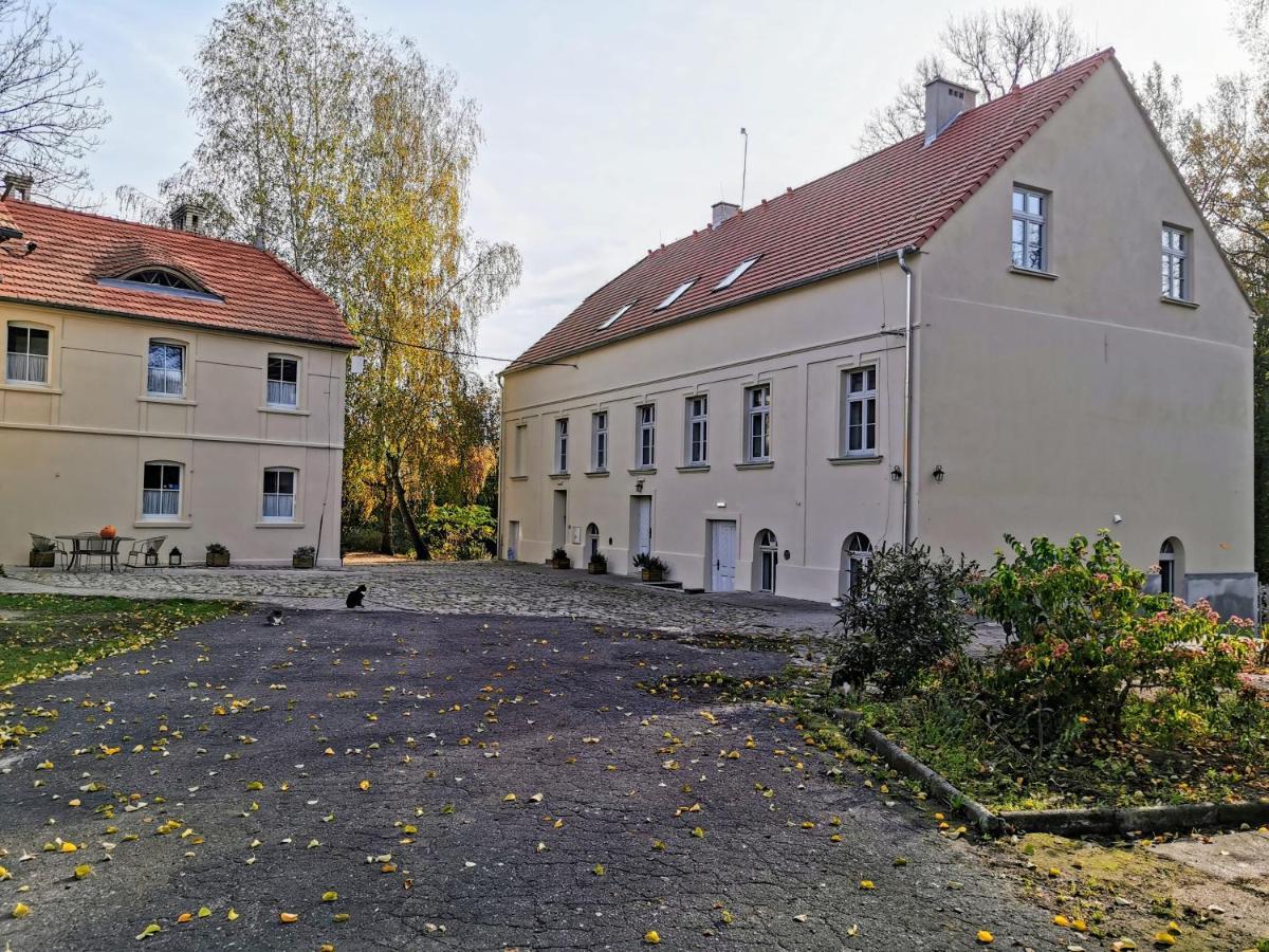 Palac I Folwark Brzeznica エクステリア 写真